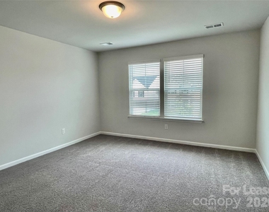 3240 Laurel Brook Drive - Photo Thumbnail 23