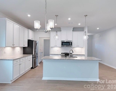 3240 Laurel Brook Drive - Photo Thumbnail 5