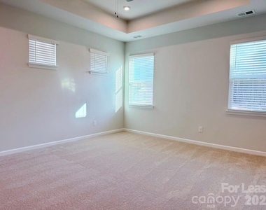 3240 Laurel Brook Drive - Photo Thumbnail 12
