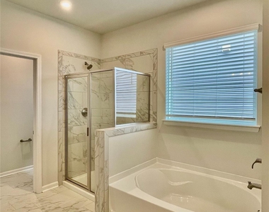 3240 Laurel Brook Drive - Photo Thumbnail 14