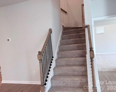 3240 Laurel Brook Drive - Photo Thumbnail 16