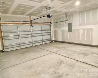 3240 Laurel Brook Drive - Photo Thumbnail 29