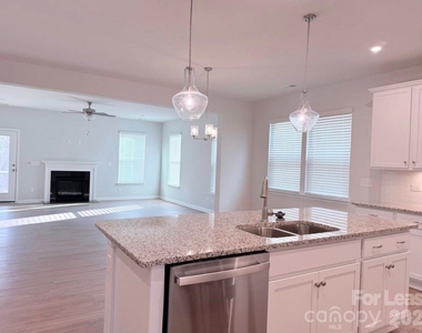 3240 Laurel Brook Drive - Photo Thumbnail 7