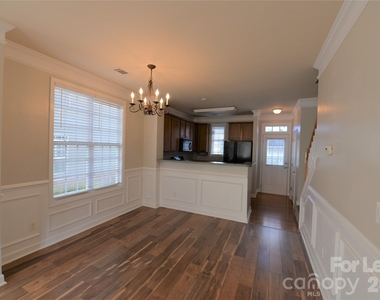 1055 Writers Way - Photo Thumbnail 6