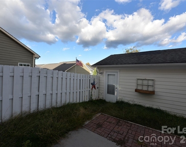 1055 Writers Way - Photo Thumbnail 14