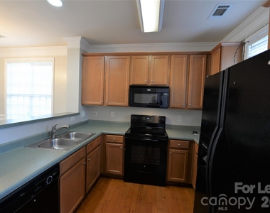1055 Writers Way - Photo Thumbnail 8