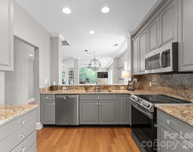 400 N Church Street - Photo Thumbnail 3