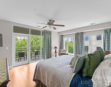 400 N Church Street - Photo Thumbnail 12