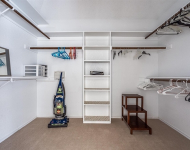6816 Thorncliff Trail - Photo Thumbnail 8