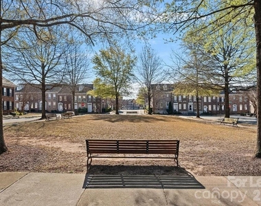 220 Welton Way - Photo Thumbnail 12