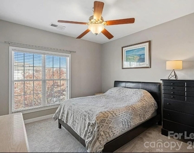 220 Welton Way - Photo Thumbnail 6