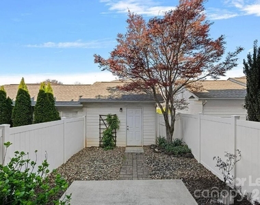 220 Welton Way - Photo Thumbnail 10