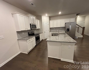 306 Sagecroft Lane - Photo Thumbnail 40