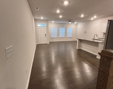 306 Sagecroft Lane - Photo Thumbnail 16