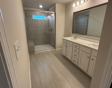 306 Sagecroft Lane - Photo Thumbnail 33