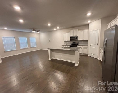 306 Sagecroft Lane - Photo Thumbnail 18