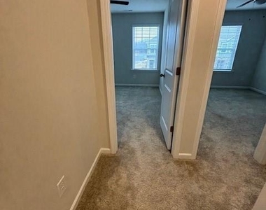 306 Sagecroft Lane - Photo Thumbnail 23