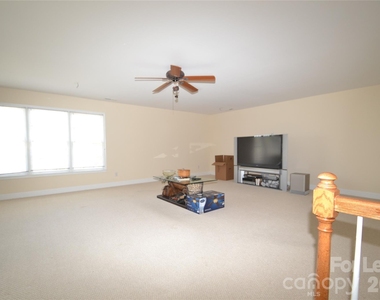 1144 Woodhall Drive - Photo Thumbnail 16
