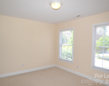 1144 Woodhall Drive - Photo Thumbnail 20