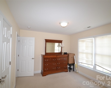 1144 Woodhall Drive - Photo Thumbnail 19