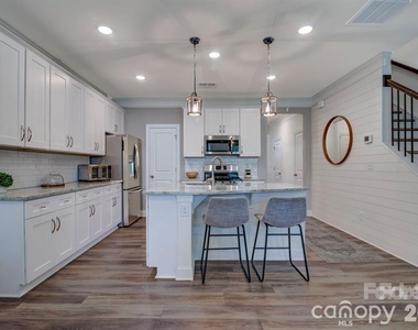 3954 Rothwood Lane - Photo Thumbnail 3