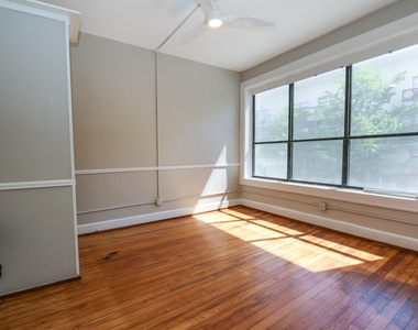 1108 S Akard Street - Photo Thumbnail 12
