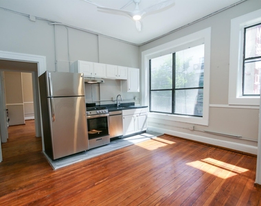 1108 S Akard Street - Photo Thumbnail 6