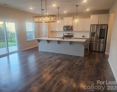 1237 Scotch Meadows Loop - Photo Thumbnail 3