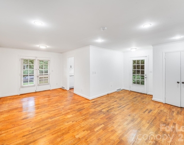 405 W Harvie Avenue - Photo Thumbnail 1