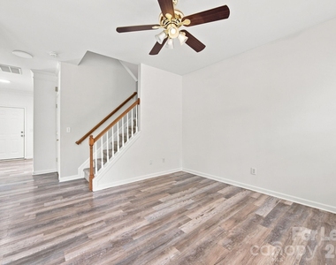 1748 Chinchester Lane - Photo Thumbnail 13