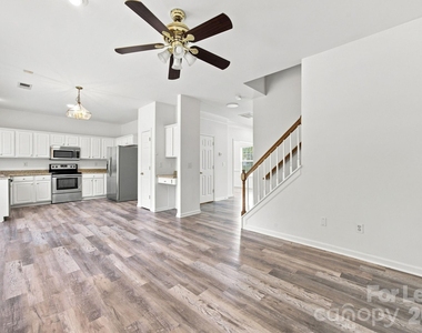 1748 Chinchester Lane - Photo Thumbnail 12