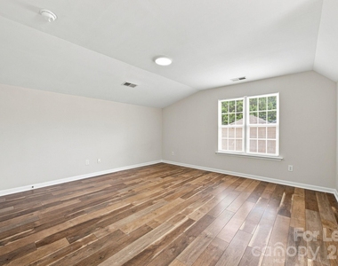 1748 Chinchester Lane - Photo Thumbnail 24