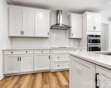 5944 Bakers Point - Photo Thumbnail 4