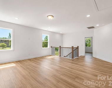5944 Bakers Point - Photo Thumbnail 18