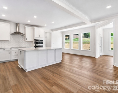 5944 Bakers Point - Photo Thumbnail 10