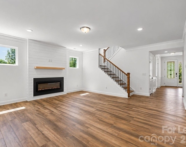 5944 Bakers Point - Photo Thumbnail 2