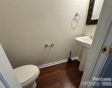 8763 Robinson Forest Drive - Photo Thumbnail 9