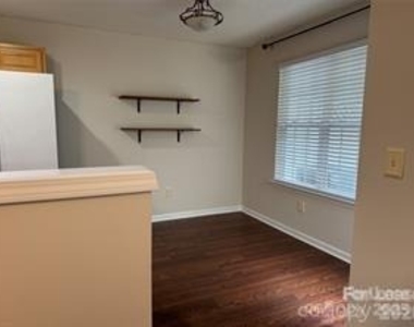 8763 Robinson Forest Drive - Photo Thumbnail 15