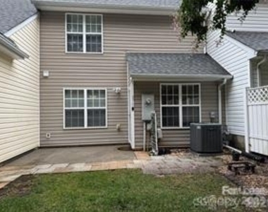 8763 Robinson Forest Drive - Photo Thumbnail 10