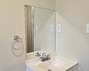 730 Taylor Street - Photo Thumbnail 12