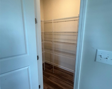 315 Grove Gate Lane - Photo Thumbnail 20