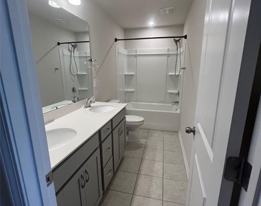 315 Grove Gate Lane - Photo Thumbnail 12