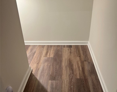 315 Grove Gate Lane - Photo Thumbnail 30