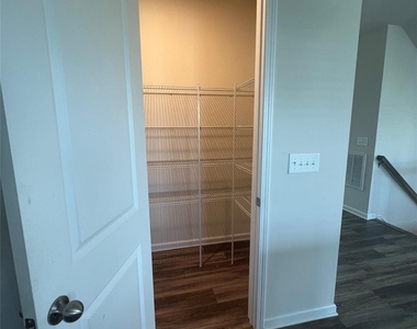 315 Grove Gate Lane - Photo Thumbnail 21