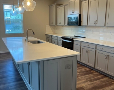 315 Grove Gate Lane - Photo Thumbnail 3