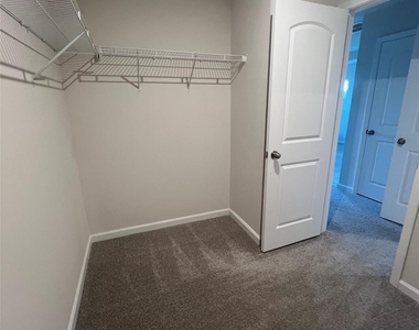 315 Grove Gate Lane - Photo Thumbnail 8