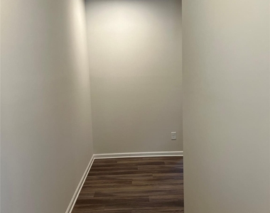 315 Grove Gate Lane - Photo Thumbnail 27