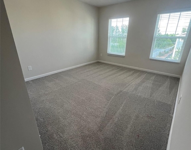 315 Grove Gate Lane - Photo Thumbnail 10