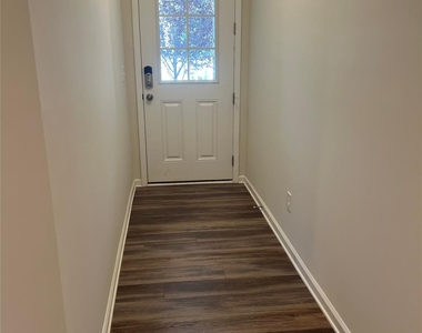 315 Grove Gate Lane - Photo Thumbnail 28