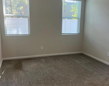 315 Grove Gate Lane - Photo Thumbnail 23